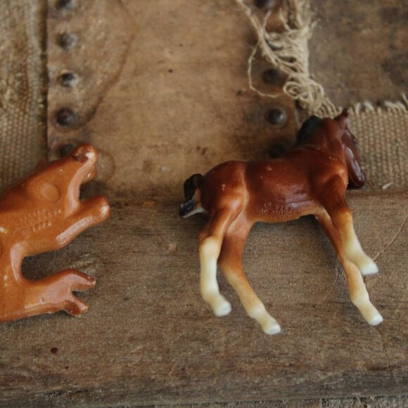 Vintage 1970s Breyer Horse, Bay Foals, Lying and Standing #5700,Maureen Love - Picture 9 of 10